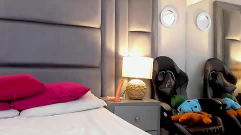 Snapshot of bryannamiller chatting on December 1, 12:32 pm bryannamiller online show from December 1, 12:32 pm