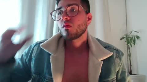 Snapshot of bryperez chatting on January 21, 5:05 am bry online show from January 21, 5:05 am