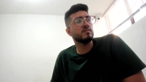 Snapshot of bryperez chatting on March 10, 10:13 pm bry online show from March 10, 10:13 pm