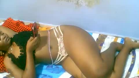 dee online show from April 23, 1:51 am