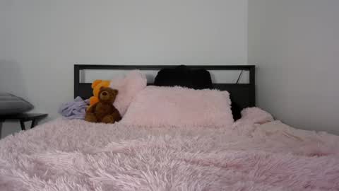 Snapshot of bubble_girl_lo chatting on May 18, 6:08 am Queen Lola XXX online show from May 18, 6:08 am