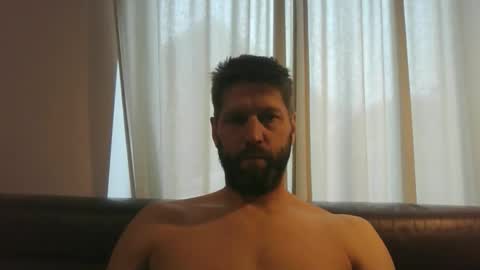 bubblebee1982 online show from October 2, 7:04 am