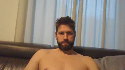 bubblebee1982 online show from October 19, 4:18 pm