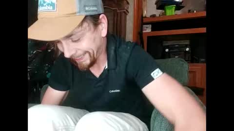 Snapshot of bubblebutt417 chatting on May 5, 11:02 pm Max candi online show from May 5, 11:02 pm