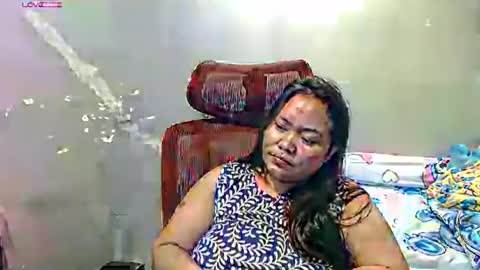 Snapshot of bubblebuttpinay chatting on July 30, 8:41 pm Sunshine online show from July 30, 8:41 pm