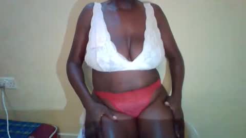 Snapshot of bubblie_bae chatting on November 8, 8:07 pm Bobbie online show from November 8, 8:07 pm