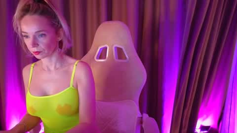 bubbling_crush online show from February 22, 10:31 pm