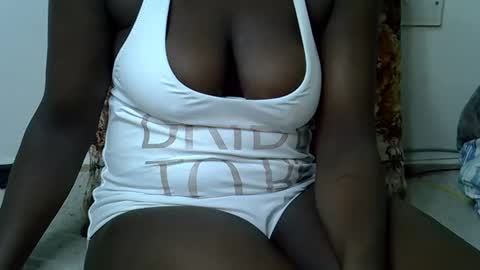 Snapshot of bubbly_ass247 chatting on September 16, 11:00 am bubbly online show from September 16, 11:00 am