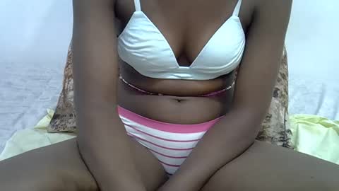 Snapshot of bubbly_ass247 chatting on November 11, 6:41 pm bubbly online show from November 11, 6:41 pm