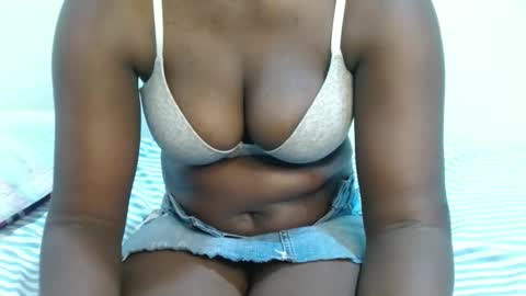 Snapshot of bubbly_ass30 chatting on November 21, 4:16 pm bubbly_ass30 online show from November 21, 4:16 pm