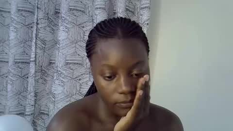 Snapshot of bubbly_ass30 chatting on November 28, 6:21 pm bubbly_ass30 online show from November 28, 6:21 pm