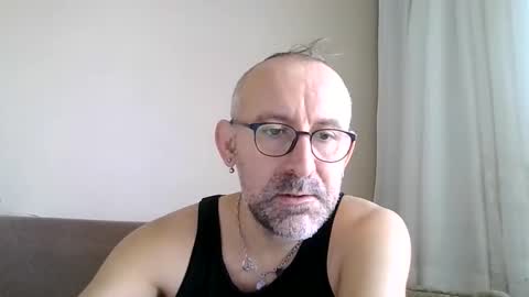 Snapshot of buckwessle chatting on November 3, 10:05 am Buck Wessle online show from November 3, 10:05 am