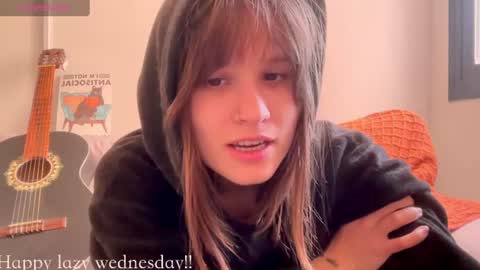 Snapshot of buckwheat_queen chatting on July 8, 6:56 pm Mira online show from July 8, 6:56 pm