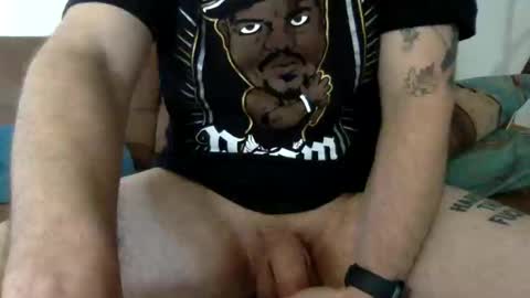 Snapshot of budsmoke33 chatting on February 16, 9:05 pm budsmoke33 online show from February 16, 9:05 pm