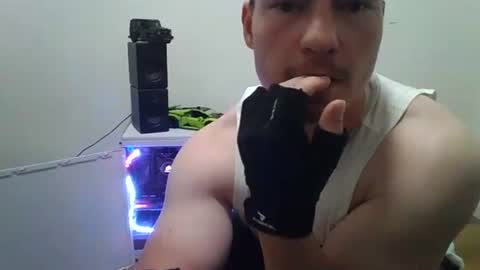 buffgymjunkie27 online show from June 7, 11:52 pm