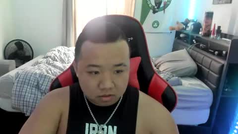 Snapshot of buffsexyman24 chatting on February 19, 7:16 pm buffsexyman24 online show from February 19, 7:16 pm