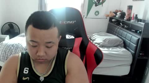 Snapshot of buffsexyman24 chatting on February 20, 8:58 pm buffsexyman24 online show from February 20, 8:58 pm