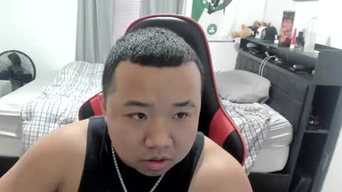 Snapshot of buffsexyman24 chatting on February 21, 10:26 pm buffsexyman24 online show from February 21, 10:26 pm