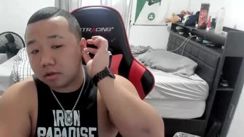 Snapshot of buffsexyman24 chatting on February 22, 2:41 pm buffsexyman24 online show from February 22, 2:41 pm