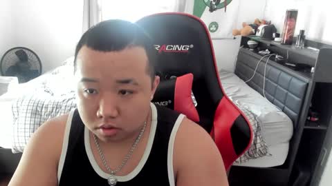 Snapshot of buffsexyman24 chatting on February 24, 8:47 pm buffsexyman24 online show from February 24, 8:47 pm