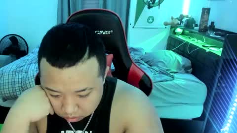 Snapshot of buffsexyman24 chatting on February 25, 3:52 am buffsexyman24 online show from February 25, 3:52 am