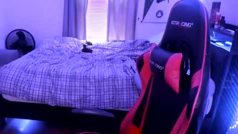 Snapshot of buffsexyman24 chatting on February 27, 8:42 pm buffsexyman24 online show from February 27, 8:42 pm