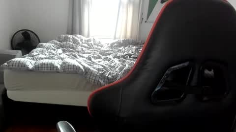 Snapshot of buffsexyman24 chatting on March 1, 3:27 pm buffsexyman24 online show from March 1, 3:27 pm