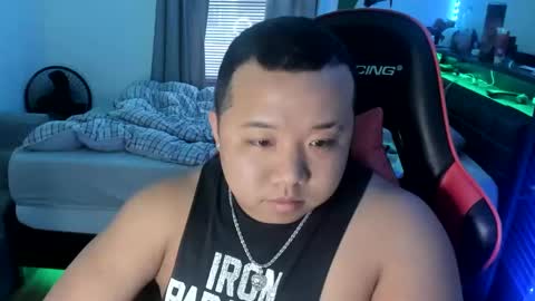 Snapshot of buffsexyman24 chatting on March 1, 9:48 pm buffsexyman24 online show from March 1, 9:48 pm