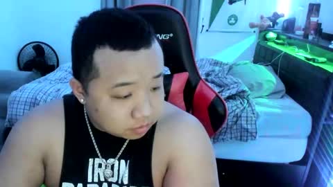 Snapshot of buffsexyman24 chatting on March 3, 11:46 pm buffsexyman24 online show from March 3, 11:46 pm