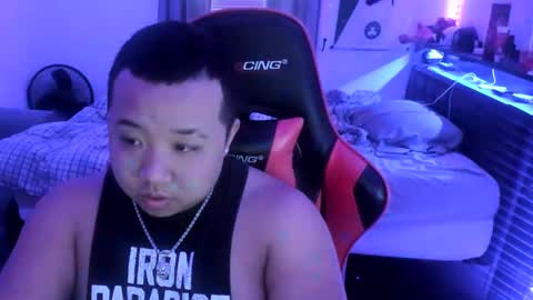 Snapshot of buffsexyman24 chatting on March 5, 10:10 pm buffsexyman24 online show from March 5, 10:10 pm