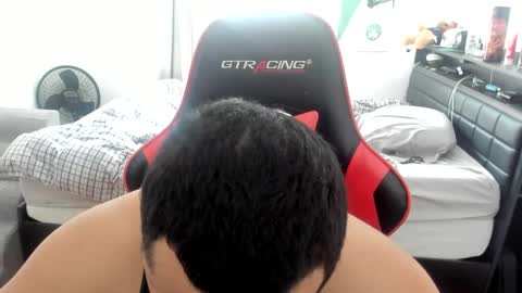 Snapshot of buffsexyman24 chatting on March 10, 5:39 pm buffsexyman24 online show from March 10, 5:39 pm