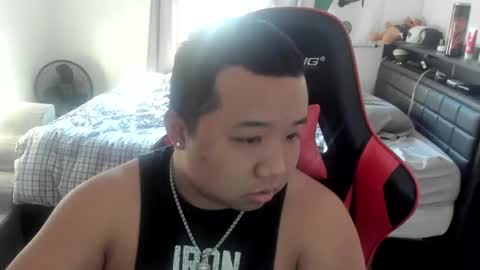 Snapshot of buffsexyman24 chatting on March 11, 9:48 pm buffsexyman24 online show from March 11, 9:48 pm