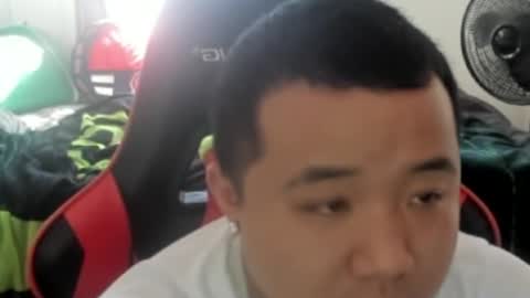 Snapshot of buffsexyman24 chatting on January 16, 3:05 pm buffsexyman24 online show from January 16, 3:05 pm