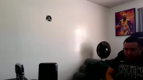 Snapshot of buffsexyman24 chatting on February 27, 6:30 pm buffsexyman24 online show from February 27, 6:30 pm