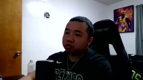 Snapshot of buffsexyman24 chatting on March 4, 2:28 am buffsexyman24 online show from March 4, 2:28 am