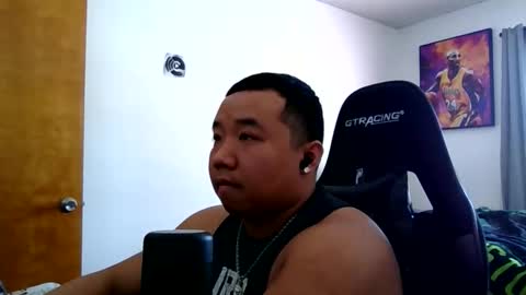 Snapshot of buffsexyman24 chatting on March 4, 3:51 pm buffsexyman24 online show from March 4, 3:51 pm