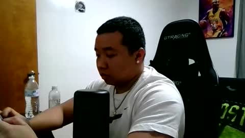 Snapshot of buffsexyman24 chatting on March 13, 11:55 pm buffsexyman24 online show from March 13, 11:55 pm