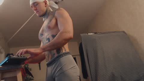 Dmitriy  online show from February 4, 8:49 pm