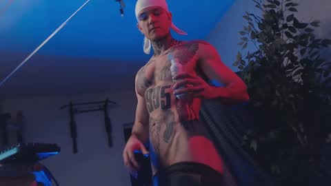 Dmitriy  online show from February 19, 9:14 pm