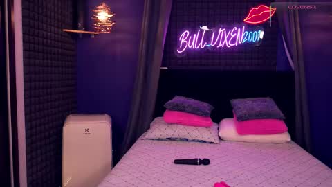 Snapshot of bull_vixen2001 chatting on November 25, 11:54 am Bunny and The Rock online show from November 25, 11:54 am