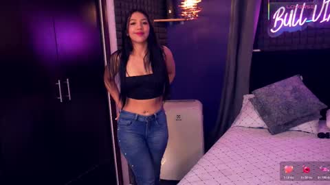 Snapshot of bull_vixen2001 chatting on November 29, 9:34 am Bunny and The Rock online show from November 29, 9:34 am