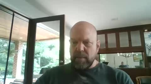 Snapshot of bulldog302w chatting on June 1, 6:42 pm bulldog302w online show from June 1, 6:42 pm