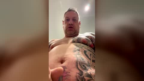 bulletbill1 online show from April 25, 3:42 am