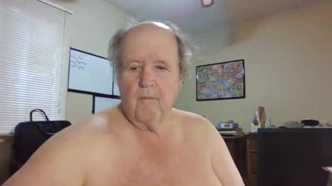 bullfrogg5050 online show from October 6, 10:18 pm