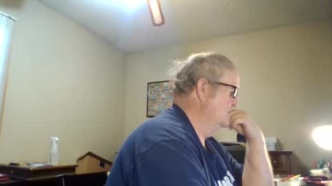 Snapshot of bullfrogg5050 chatting on June 17, 7:48 pm bullfrogg5050 online show from June 17, 7:48 pm