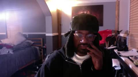 Snapshot of bungalowentertainment chatting on November 28, 6:38 am Bungalow Entertainment online show from November 28, 6:38 am