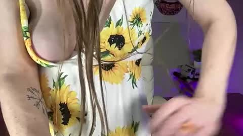 Snapshot of bunnieandthedude chatting on November 17, 3:45 am BUNNIE and THE DUDE TheLebowskis online show from November 17, 3:45 am