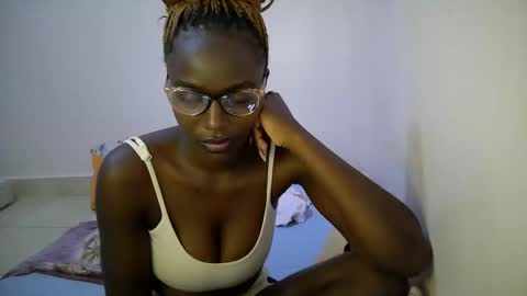Snapshot of bunny_bliss1 chatting on May 4, 6:59 pm bunny_bliss1 online show from May 4, 6:59 pm