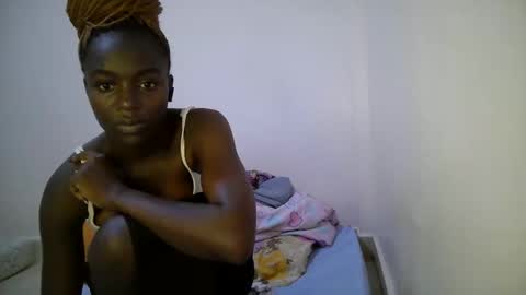 Snapshot of bunny_bliss1 chatting on May 5, 11:13 pm bunny_bliss1 online show from May 5, 11:13 pm