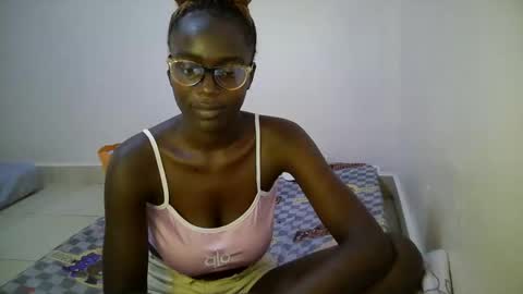 Snapshot of bunny_bliss1 chatting on May 12, 4:09 am bunny_bliss1 online show from May 12, 4:09 am